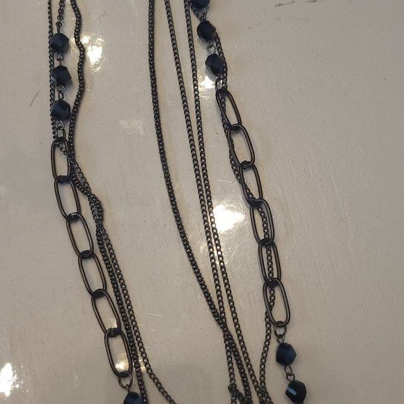 black | long necklace - Picture 2 of 3
